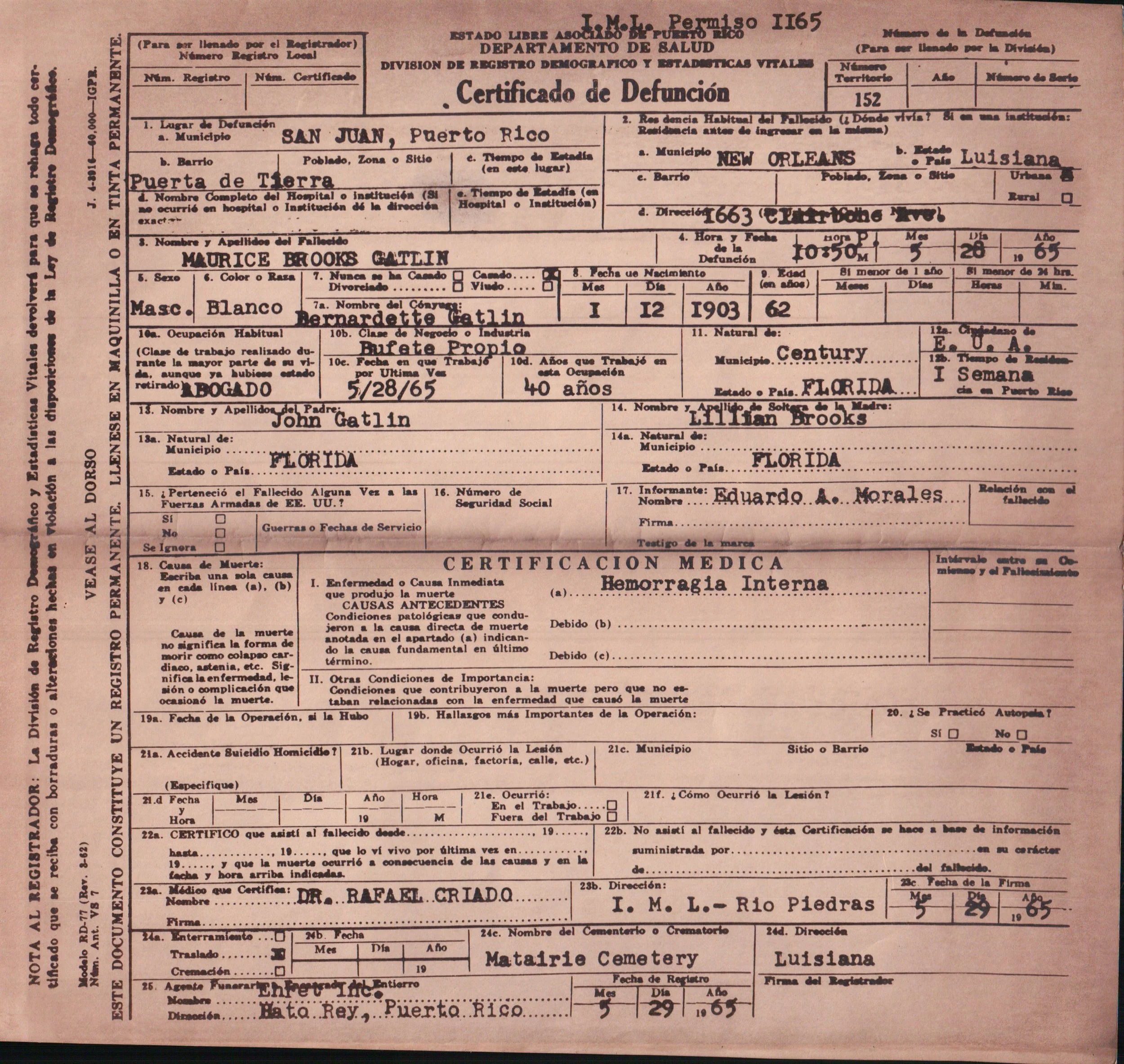 A death certificate document written in Spanish, listing the deceased's name, Maurice Brooks Gatlin, age, 62, born in Florida, and details of death including cause and location. The certificate is filled out with various personal and medical details.