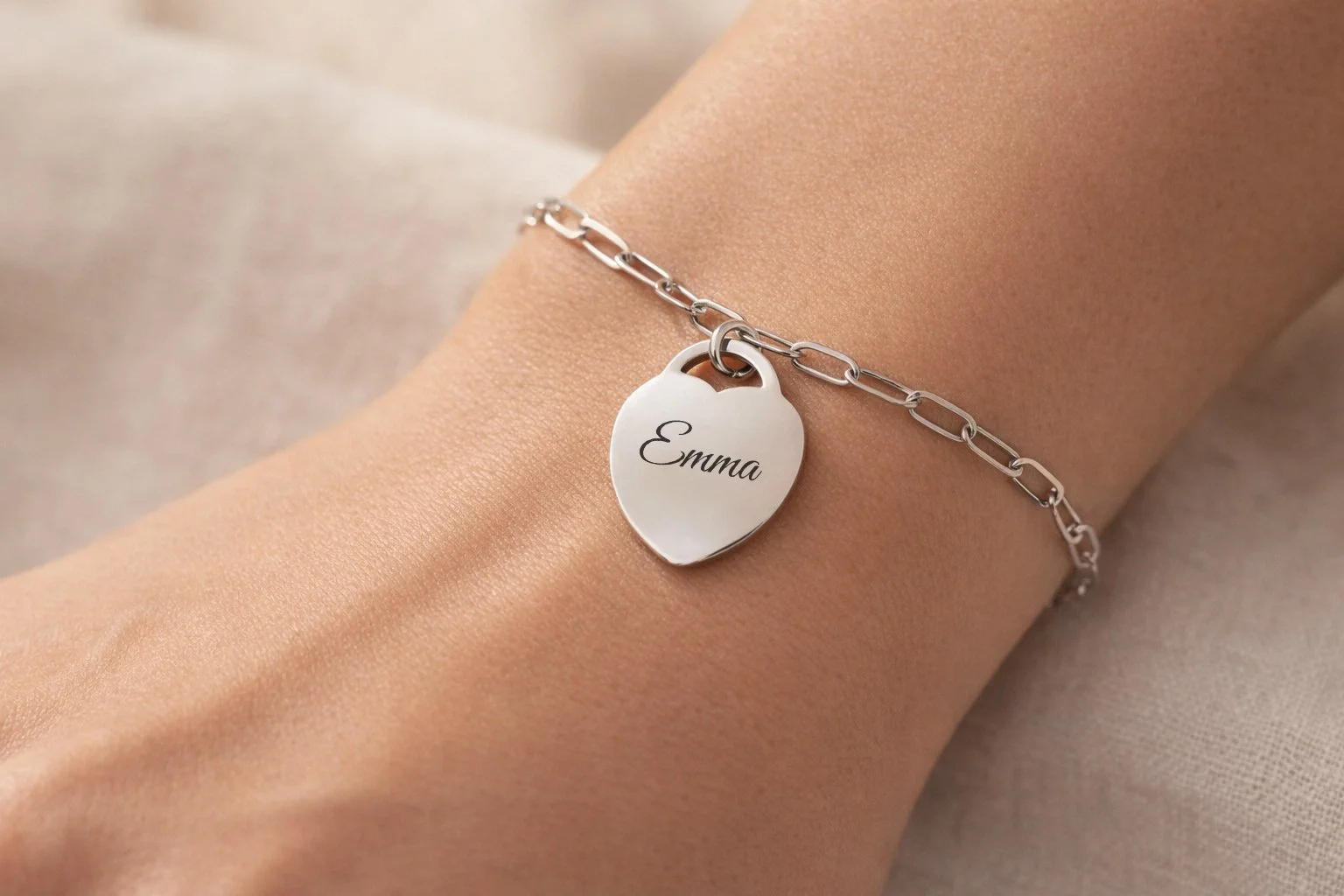 07-S-Heart-Chain-Bracelet.jpg
