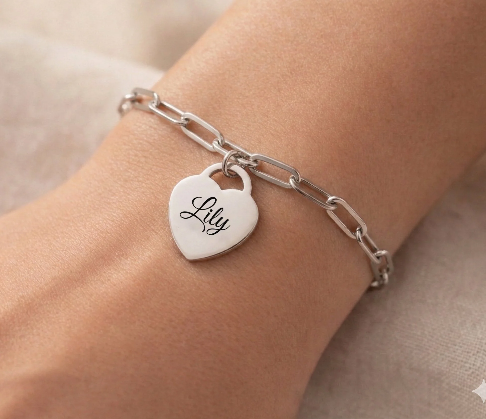 03-S-Heart-Paperclip-Chain-Bracelet.jpg