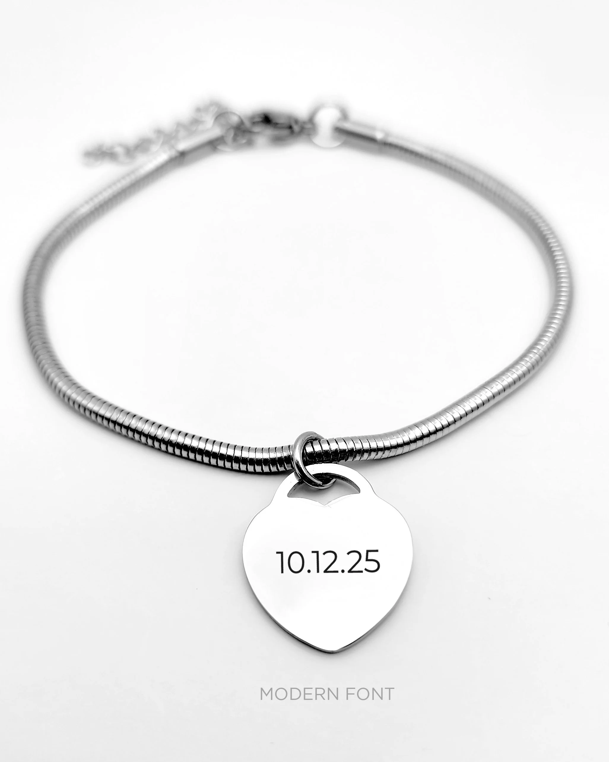 06-M-Heart-Rope-Bracelet.jpg