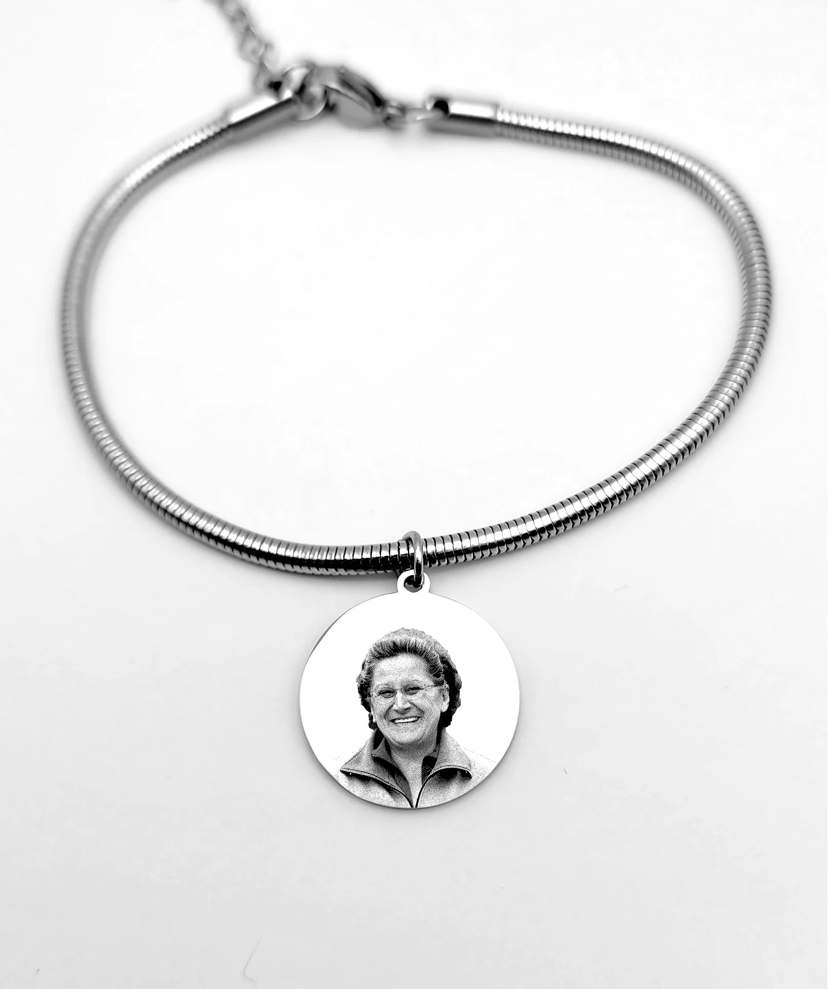 012H-Round-Rope-Bracelet copy 2.jpg