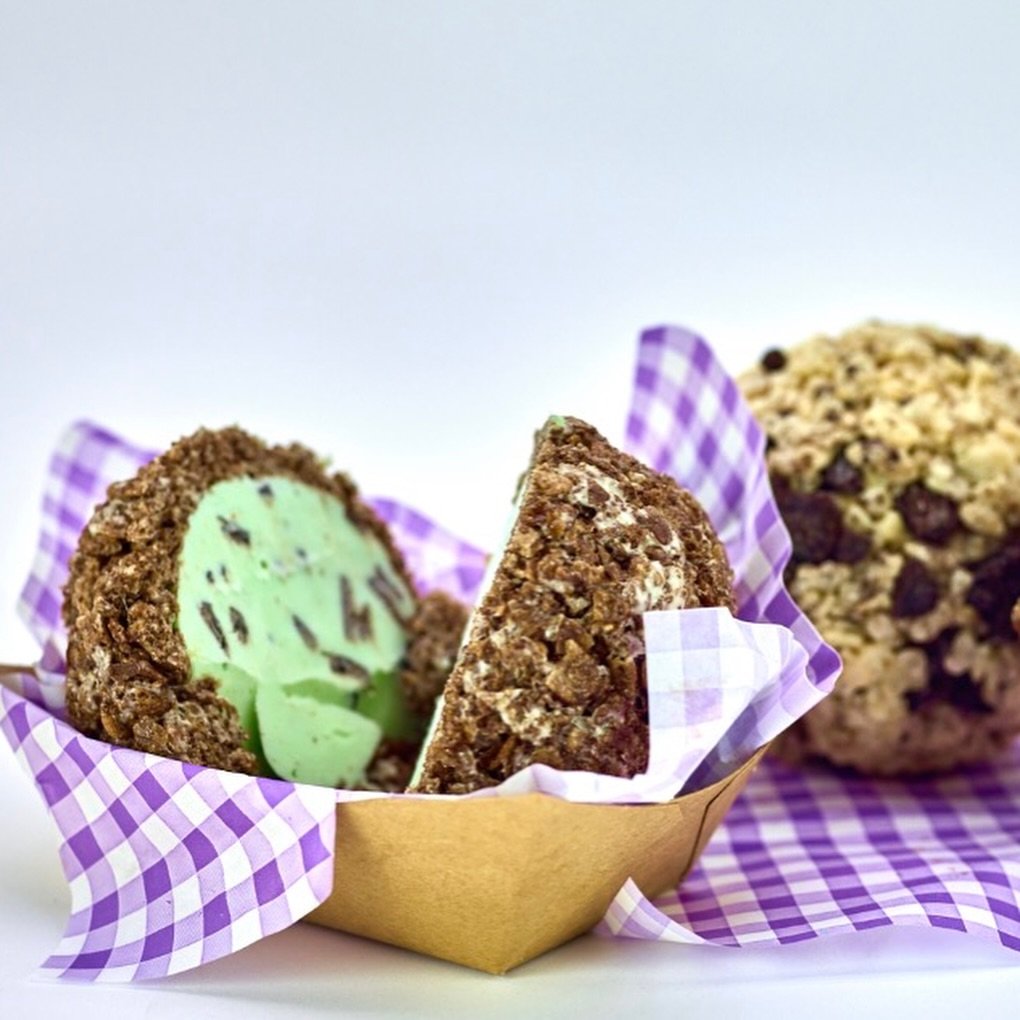 ☘️ST PATRICKS DAY MENU HIGHLIGHT☘️

Our Minty Pebbles Ball is a crowd favorite this time of year! 

Where to find us next: 

🍦March 14 (Day): @themarketmarie Market Marie (10am -
2pm) at 9 Coachman Park

☘️March 14 (Night): Bradenton Alive St. Patri