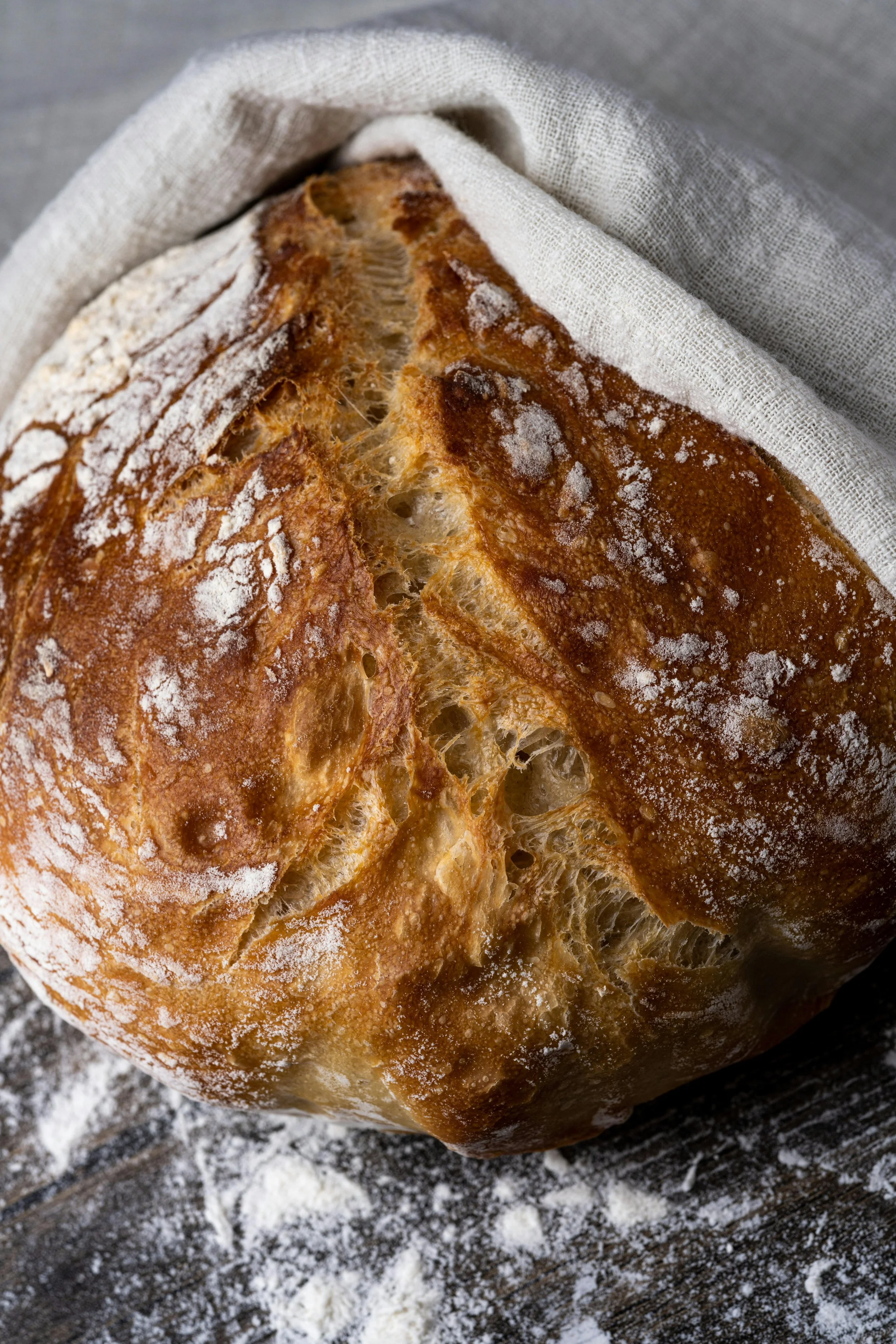 Farmhouse Dutch Oven Bread