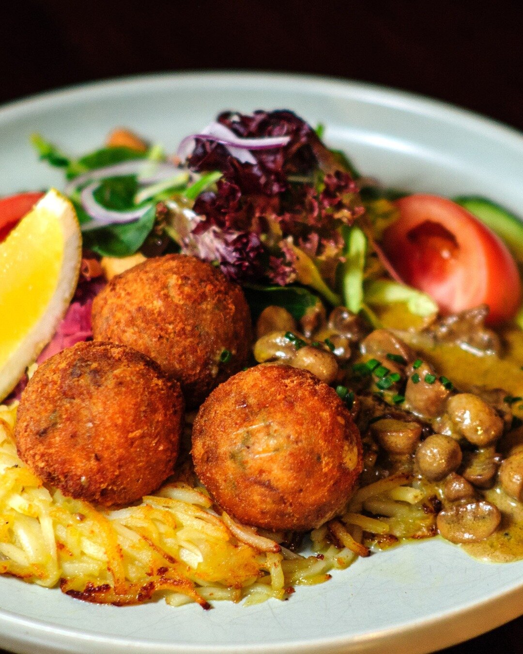 Pulled Beef Croquettes ~ served with a mushroom, basil cream sauce, rosti potato, salad and pickled cabbage

Serving Dinner 6 nights from 5.30pm (excl. Tuesday)
Lunch &amp; High Tea, Weekends from midday.

Bookings at avalonkatoomba.com.au or call 47