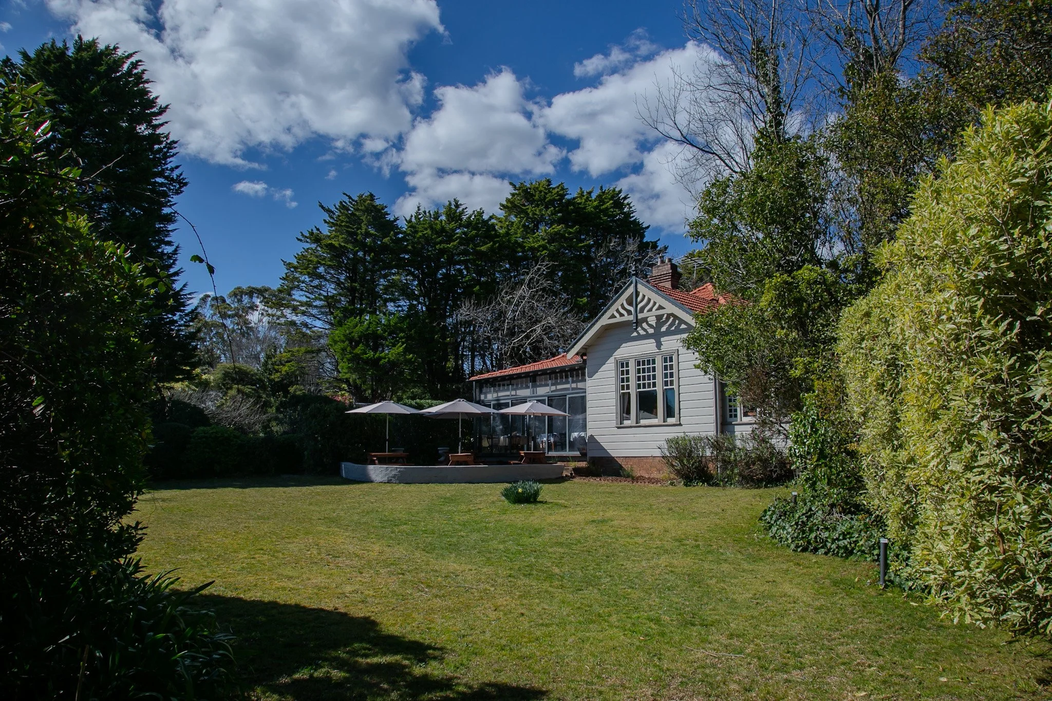 avalon-restaurant-katoomba-exterior-2.jpg