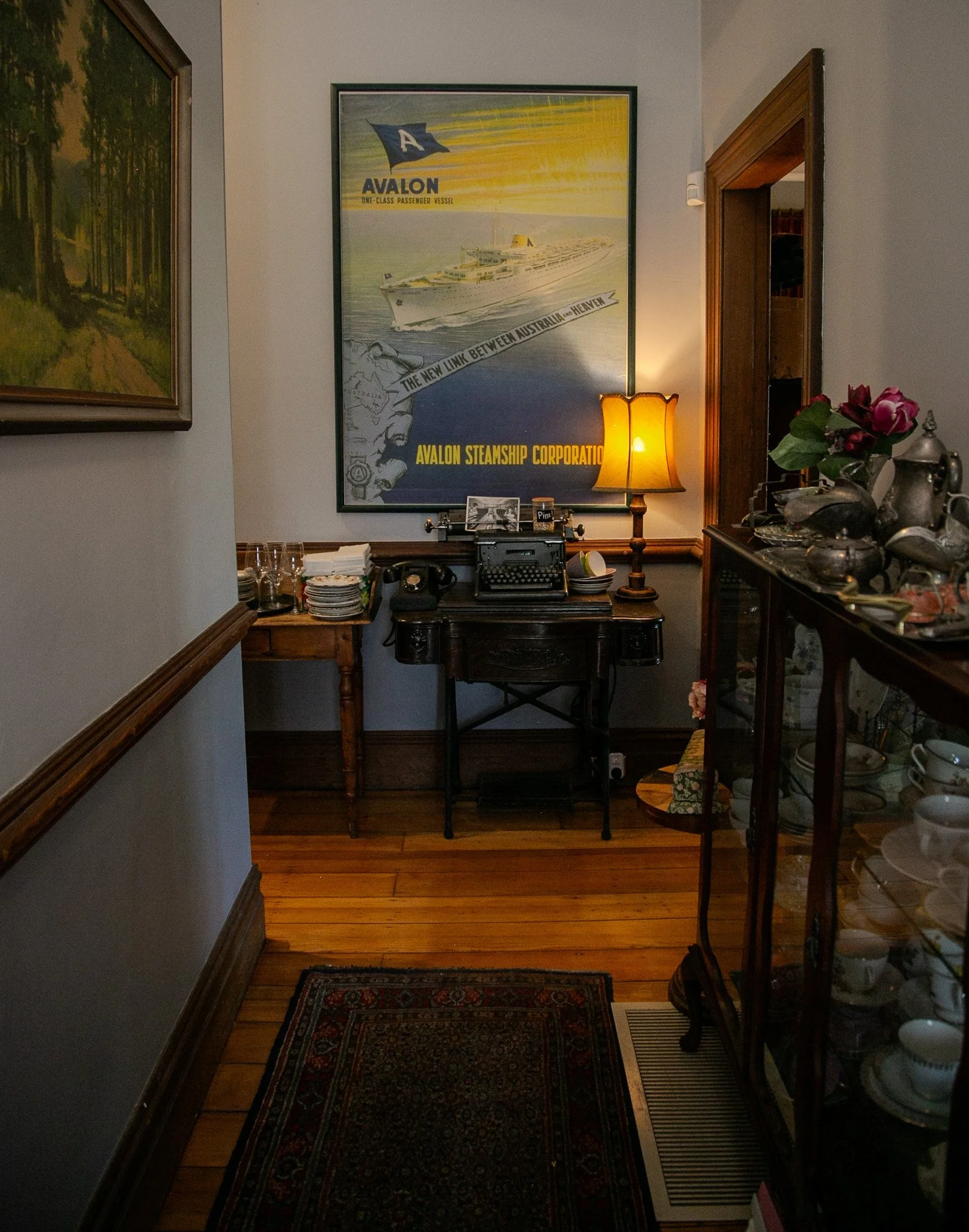 avalon-restaurant-katoomba-hallway-1.jpg