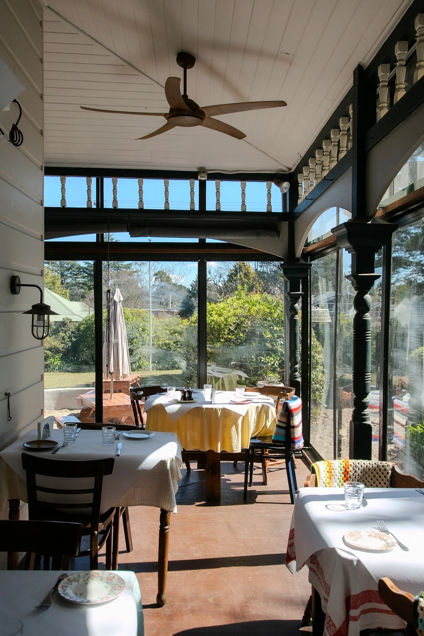 avalon-restaurant-katoomba-verandah1.jpg