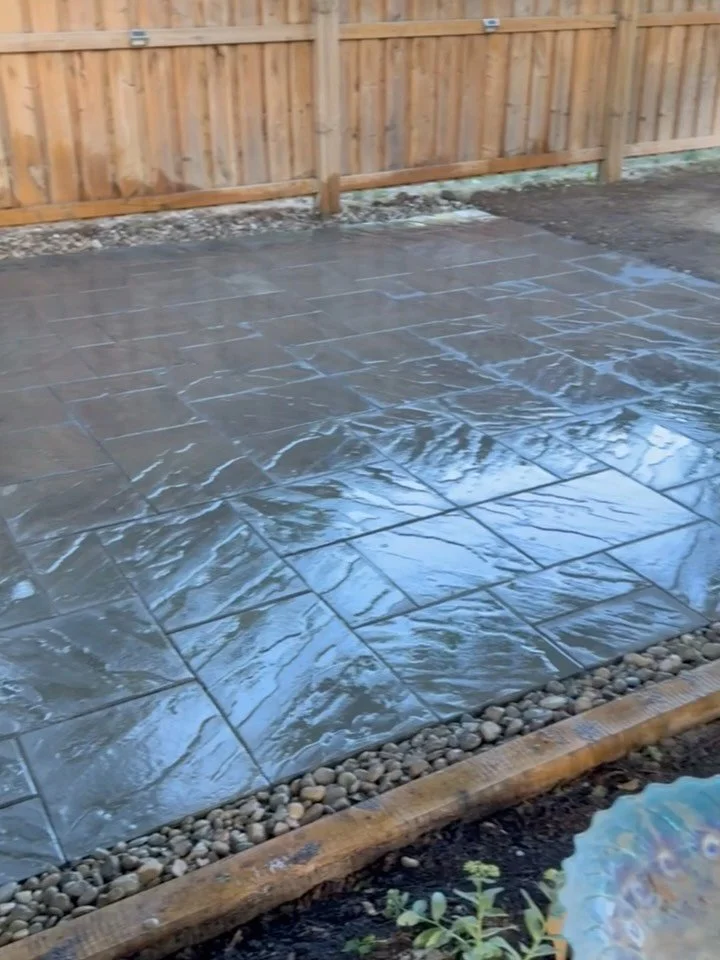 256 sq. ft. of @rinoxinc Capri Ash Charcoal 70mm pavers.
Timeless design and durability. The perfect blend of style and function for any outdoor space.

📞 DM or call today for a free quote: (226) 339-8523

-
#RussoLandscaping #Interlocking #PatioDes