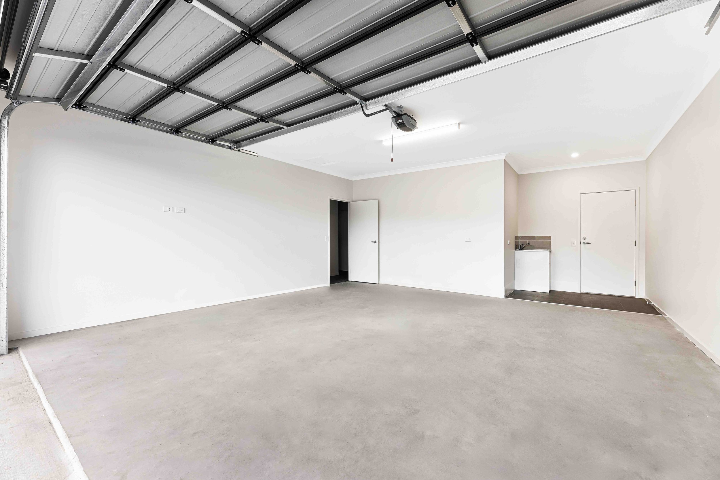 Doolandella garage.jpg