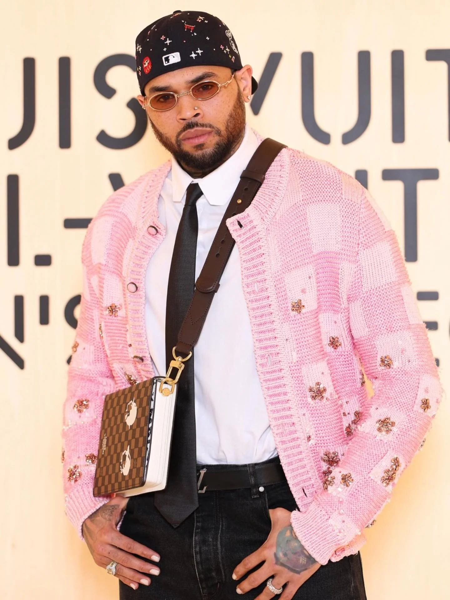 Chris Brown killing that signature SJB ⚛️ cardigan look 👀