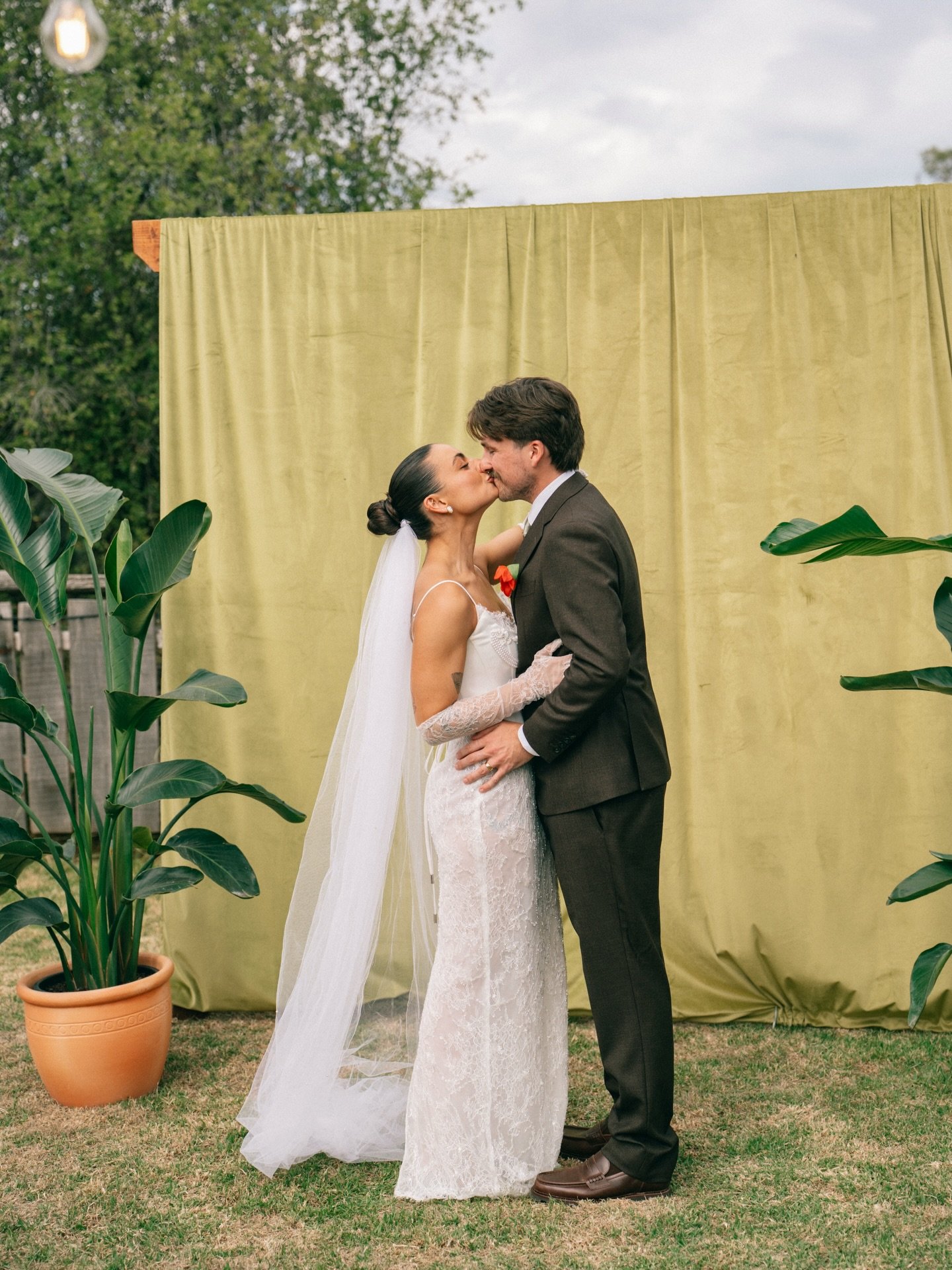 Isabella + Jack 🌹🌹🌹

#married #melbourneweddings #weddingbackdrop #melbourneweddingphotographer #pinterestwedding
