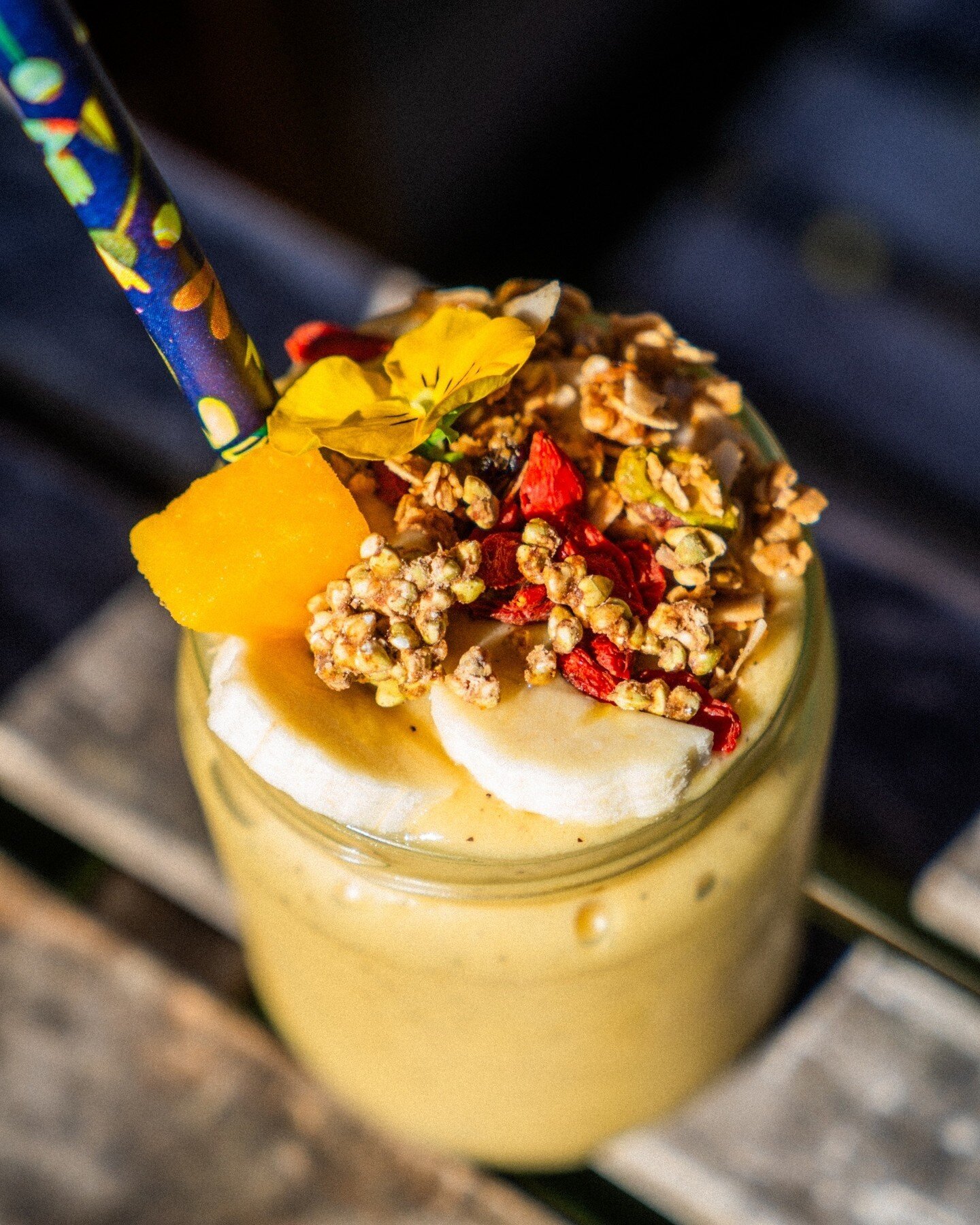 Craving a flavourful, raw smoothie which does not only look beautiful but also tastes amazing? Visit us in Elwood! You can choose between 12 different smoothies 🤯😍Isn't that amazing?!⁠
Check out our menu online to find your favourite one (or two?)?