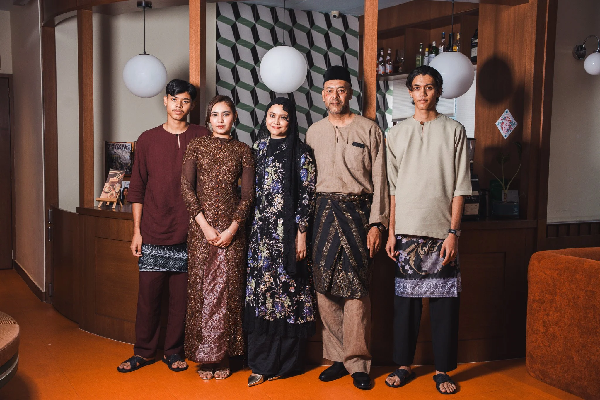 Family Portraits & Weddings