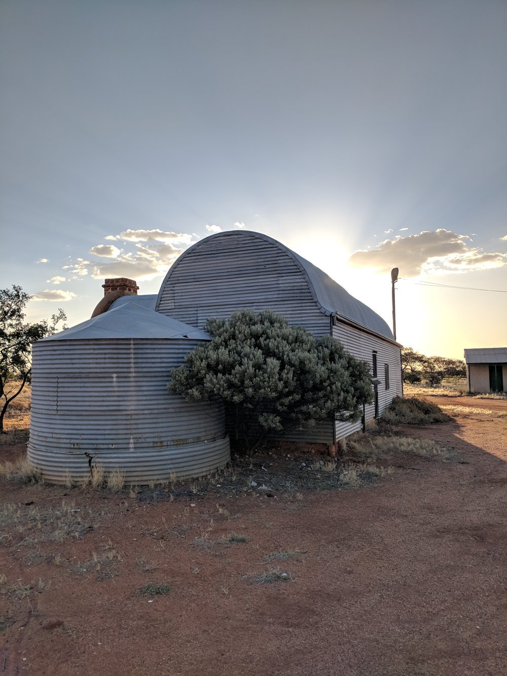  Wooleen Shearers mess, an incredible building with some sexy curves 