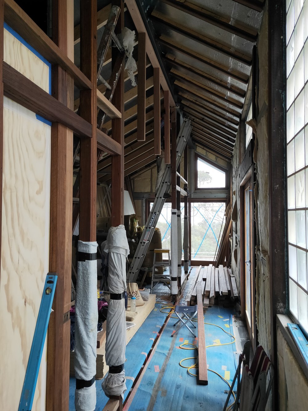  The exposed hardwood wall in the making... 