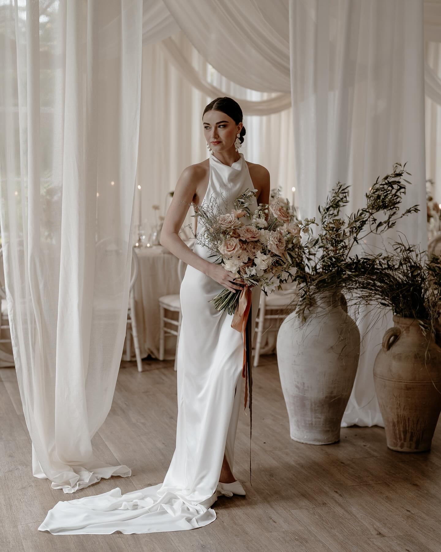 The most beautiful bridal gown by @grace_loves_lace worn by @elenalee16 at this modern, Italian wedding shoot&hellip; incredible styling, all my favourite colours, soft romantic draping, incredible bouquets and floral installations, stunning bridal h