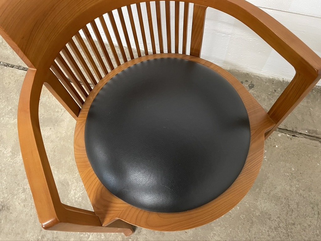 FRANK_LLOYD_WRIGHT_mobilier-acanthe_08.jpeg