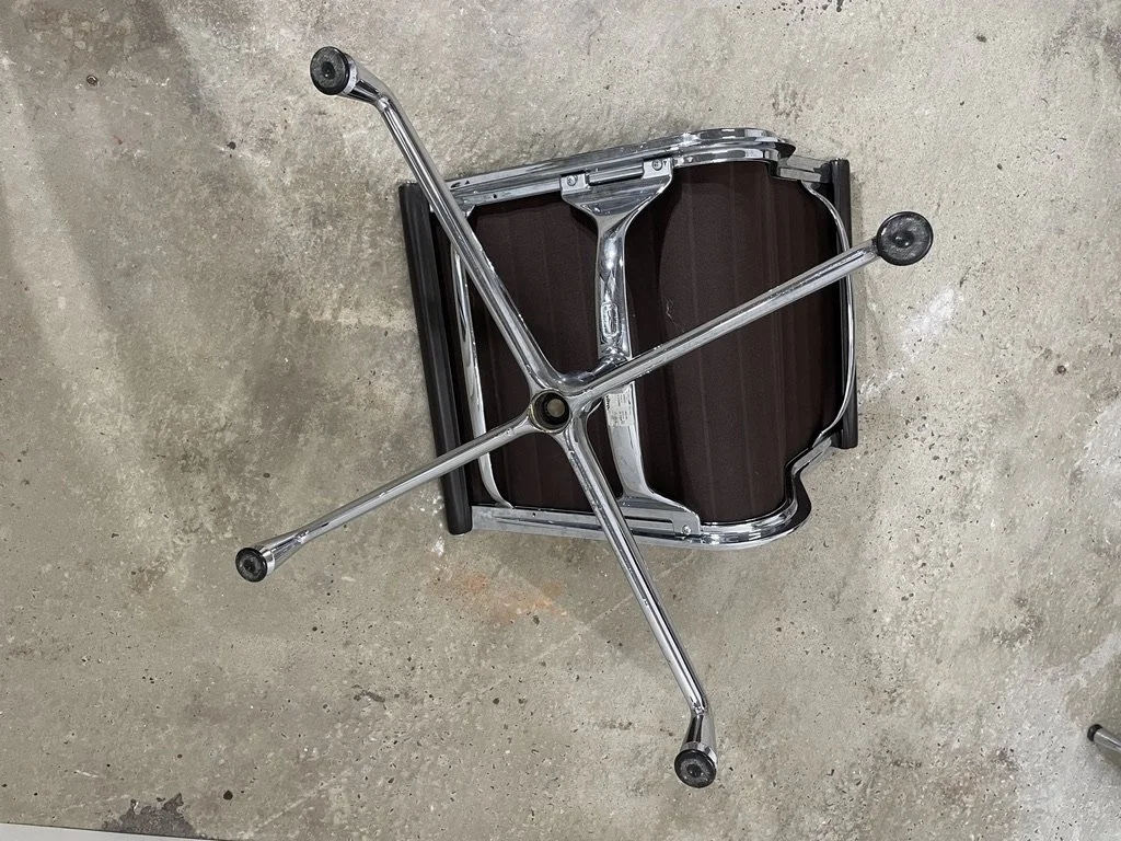 ACANTHE CHARLES & RAY EAMES set de 6 chaises EA 105-4.jpeg