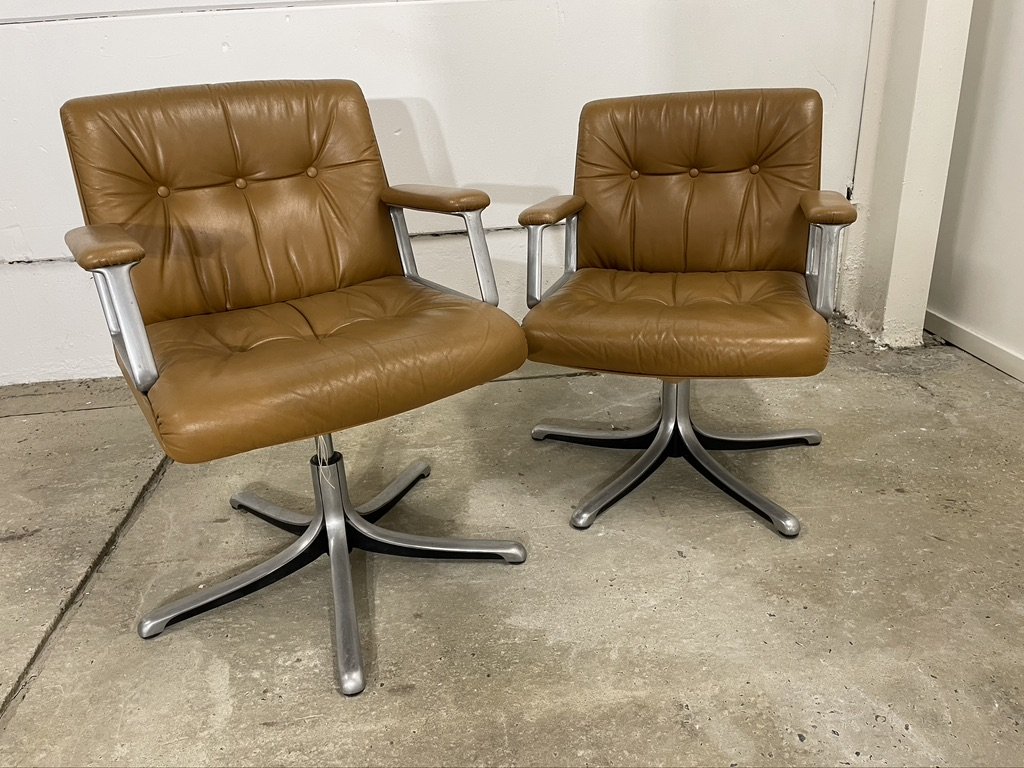 ACANTHE OSVALDO BORSANI set de 2 fauteuils P 126.jpeg