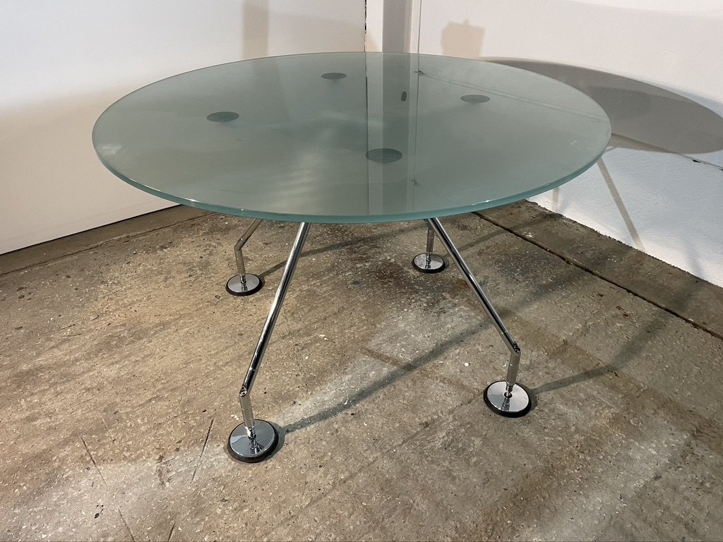 acanthe_table_nomos_design_01.jpeg