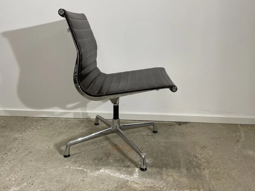 ACANTHE CHARLES & RAY EAMES set de 6 chaises EA 105-3.jpeg