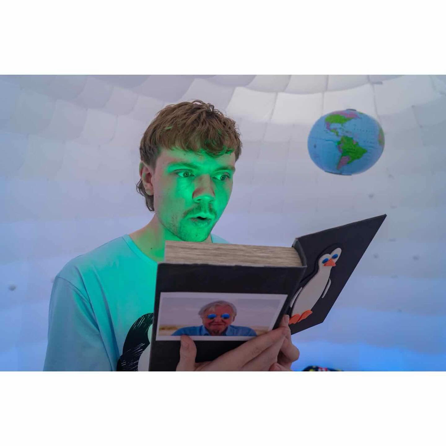 &ldquo;I have a book all about them!&rdquo;

How do you get in touch with a penguin?
&hellip;

Give them a wing!

🐧☎️

@andygcphoto 📸