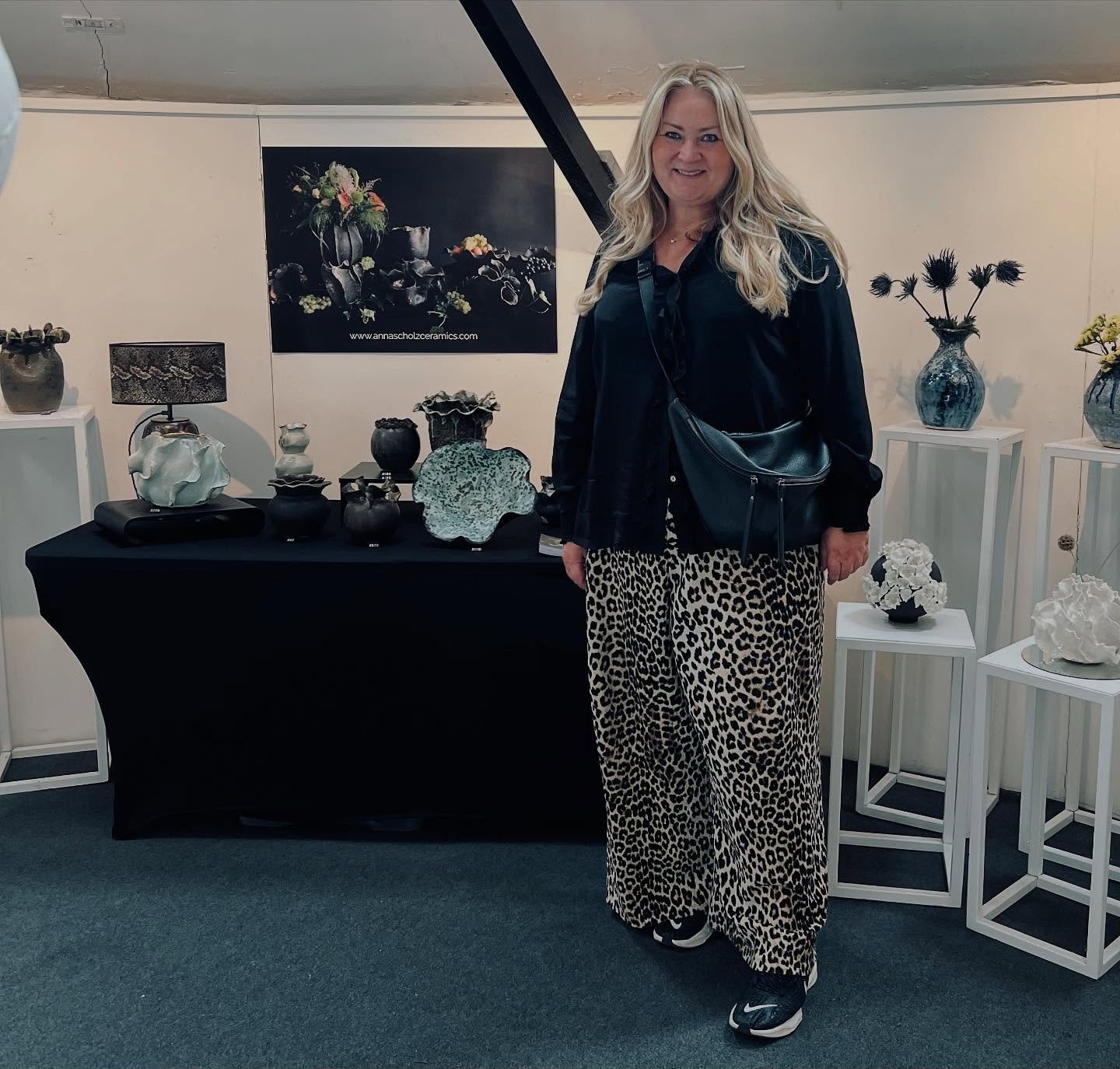 Ceramic group exhibition at the Ice House Gallery in Holland Park 🤍
Last chance to see it is tomorrow June 8th. I will be there from 10-1pm. Come and say hello 👋🏼 

#contemporaryceramics #ceramicartist #groupshow #ceramicexhibition
