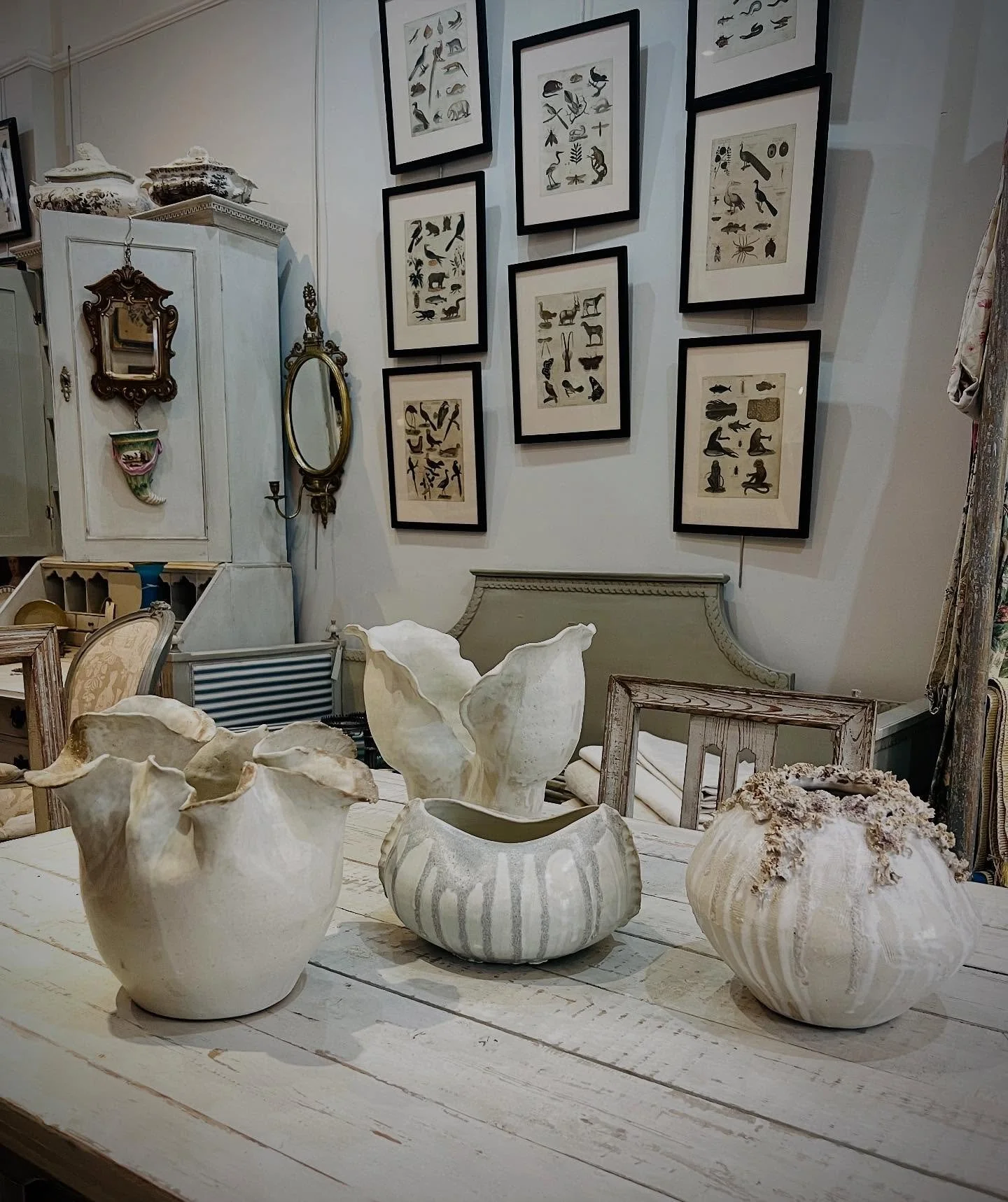 New #ceramic delivery to @patricia_harvey_antiques today 🤍

#contemporaryceramics #annascholz #interior #interiordesign