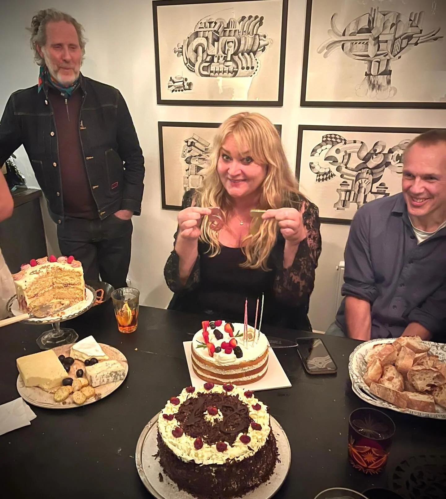 My heart is full ❤️
Thank you for so much love in my life and the beautiful friends who celebrated my birthday yesterday. 🎂🤩🍾🥂🌸
This is 57 🫣
We had a feast and a total of 4 birthday cakes. Quiet, frugal and monastic 😂 not!
#happybirthdaytome