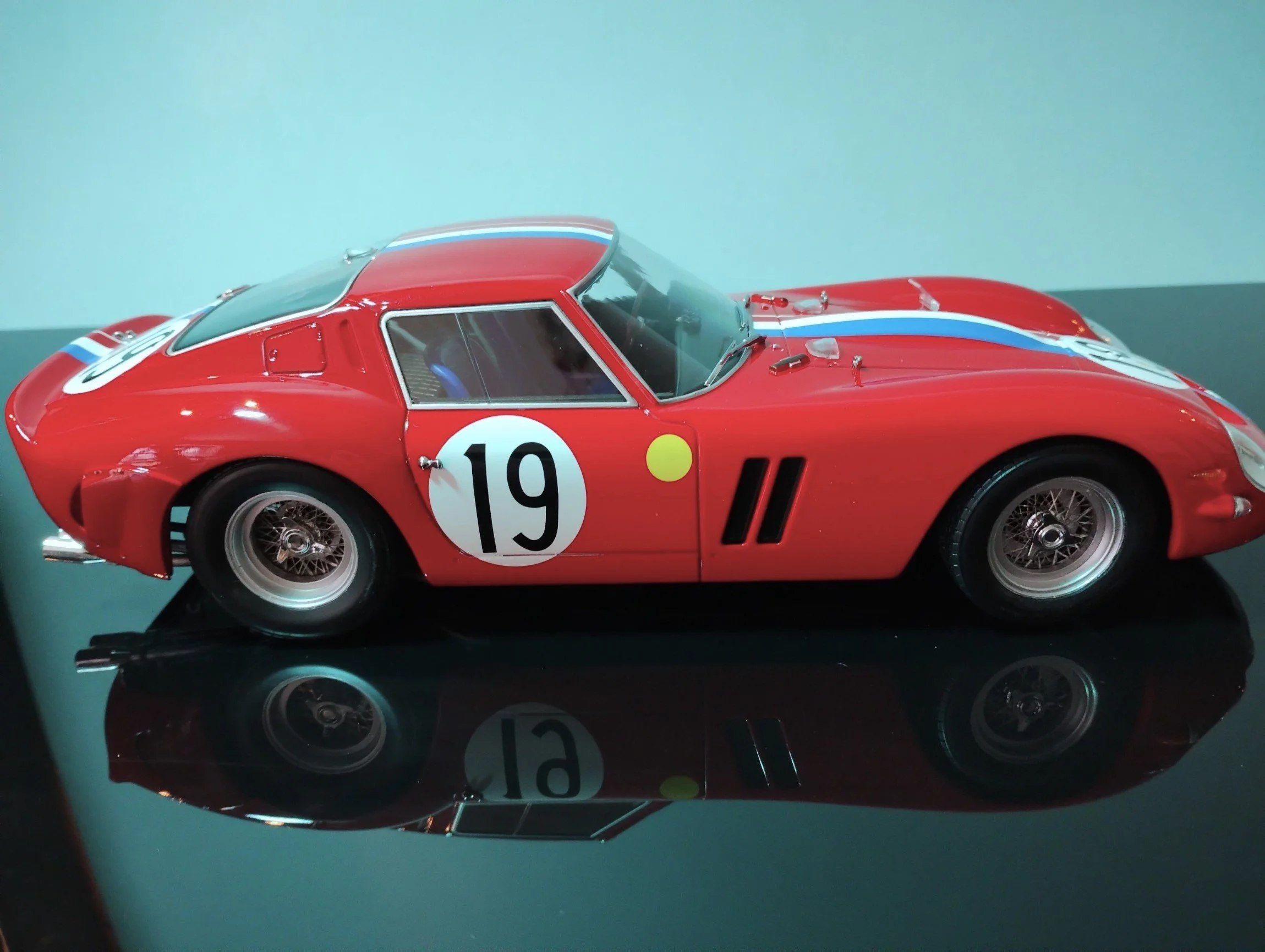 ferrari red 250 4 a.jpg
