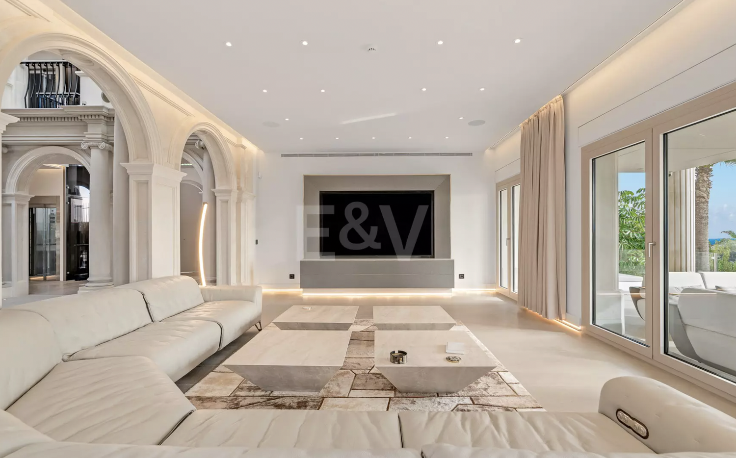 Grand Residence with panoramic sea views in Sierra Blanca