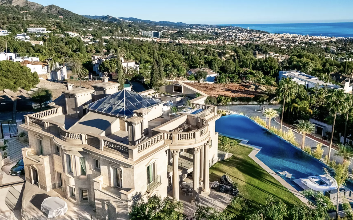 Grand Residence with panoramic sea views in Sierra Blanca
