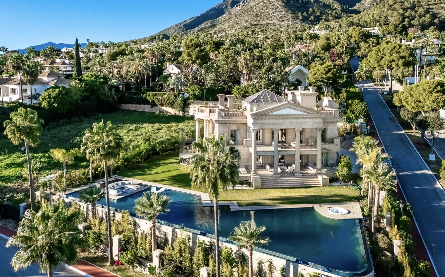 Grand Residence with panoramic sea views in Sierra Blanca