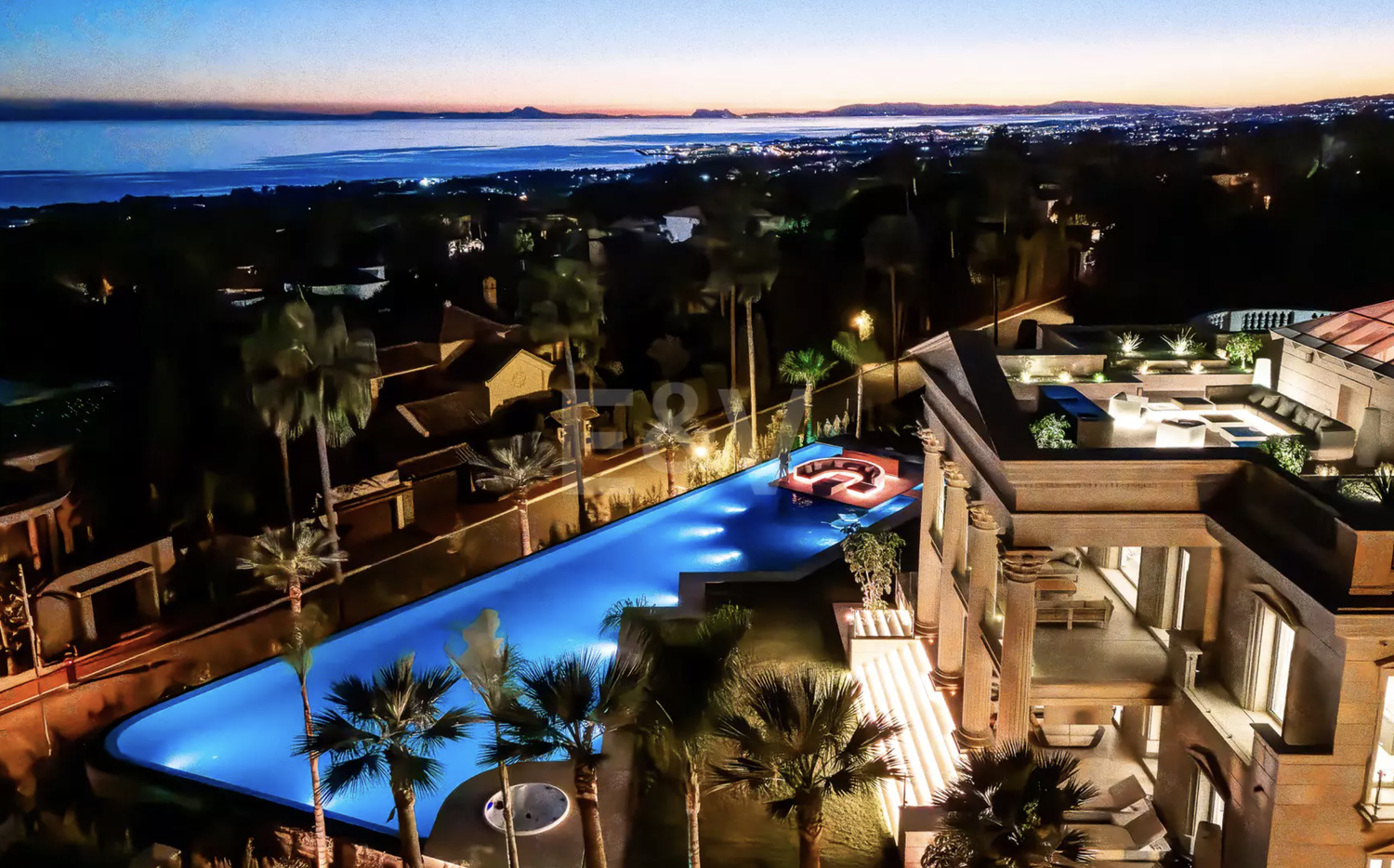 Grand Residence with panoramic sea views in Sierra Blanca