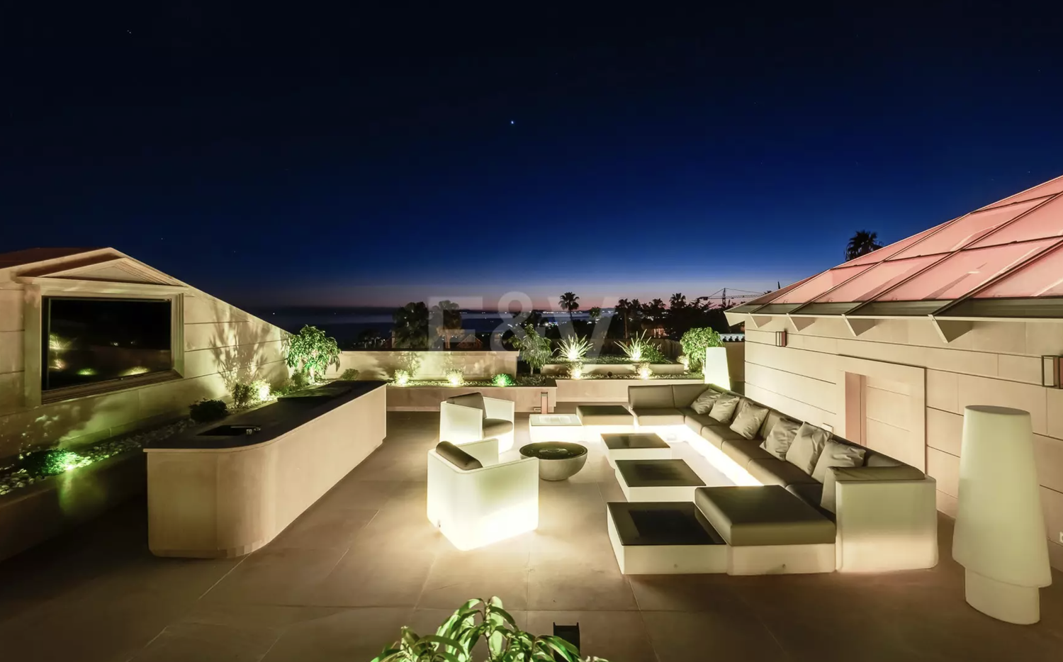 Grand Residence with panoramic sea views in Sierra Blanca
