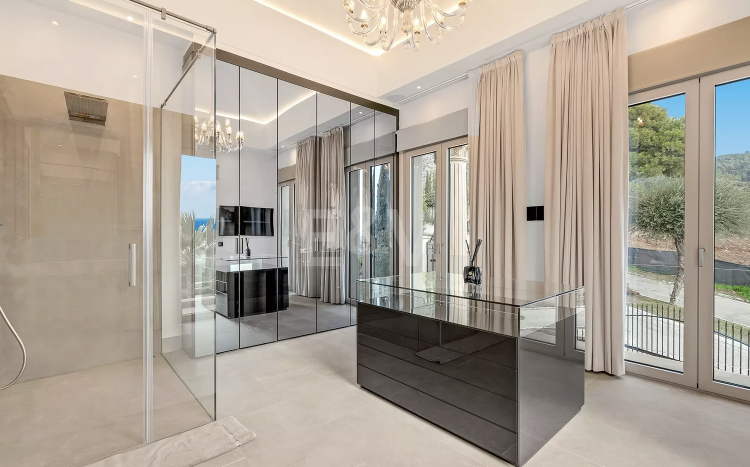 Grand Residence with panoramic sea views in Sierra Blanca