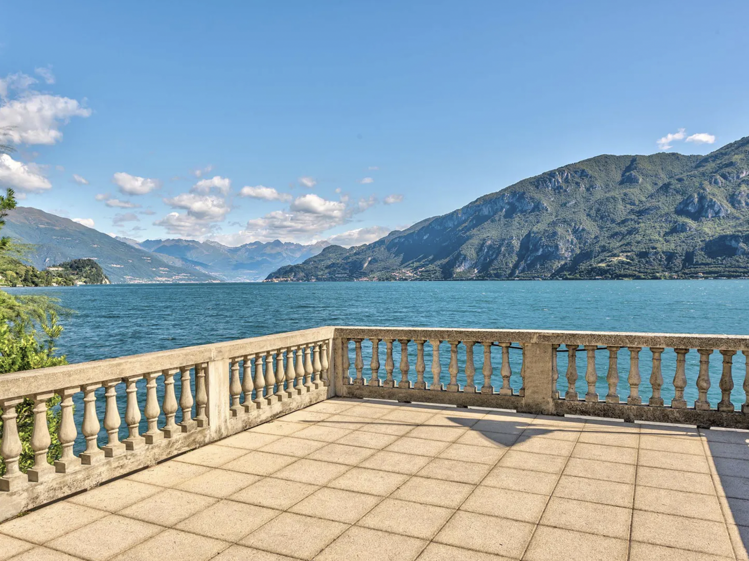 An Ico Parisi Masterpiece on Lake Como