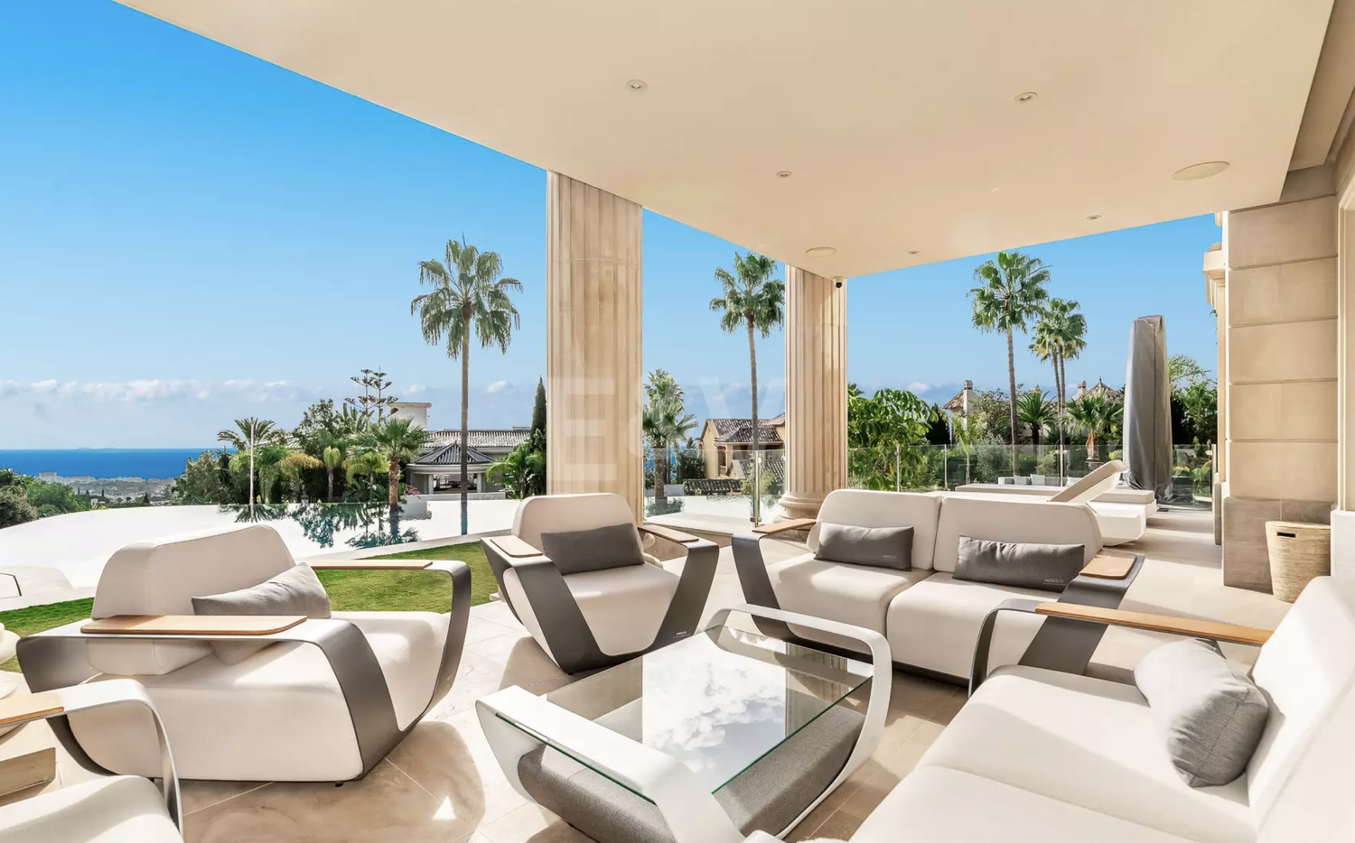Grand Residence with panoramic sea views in Sierra Blanca