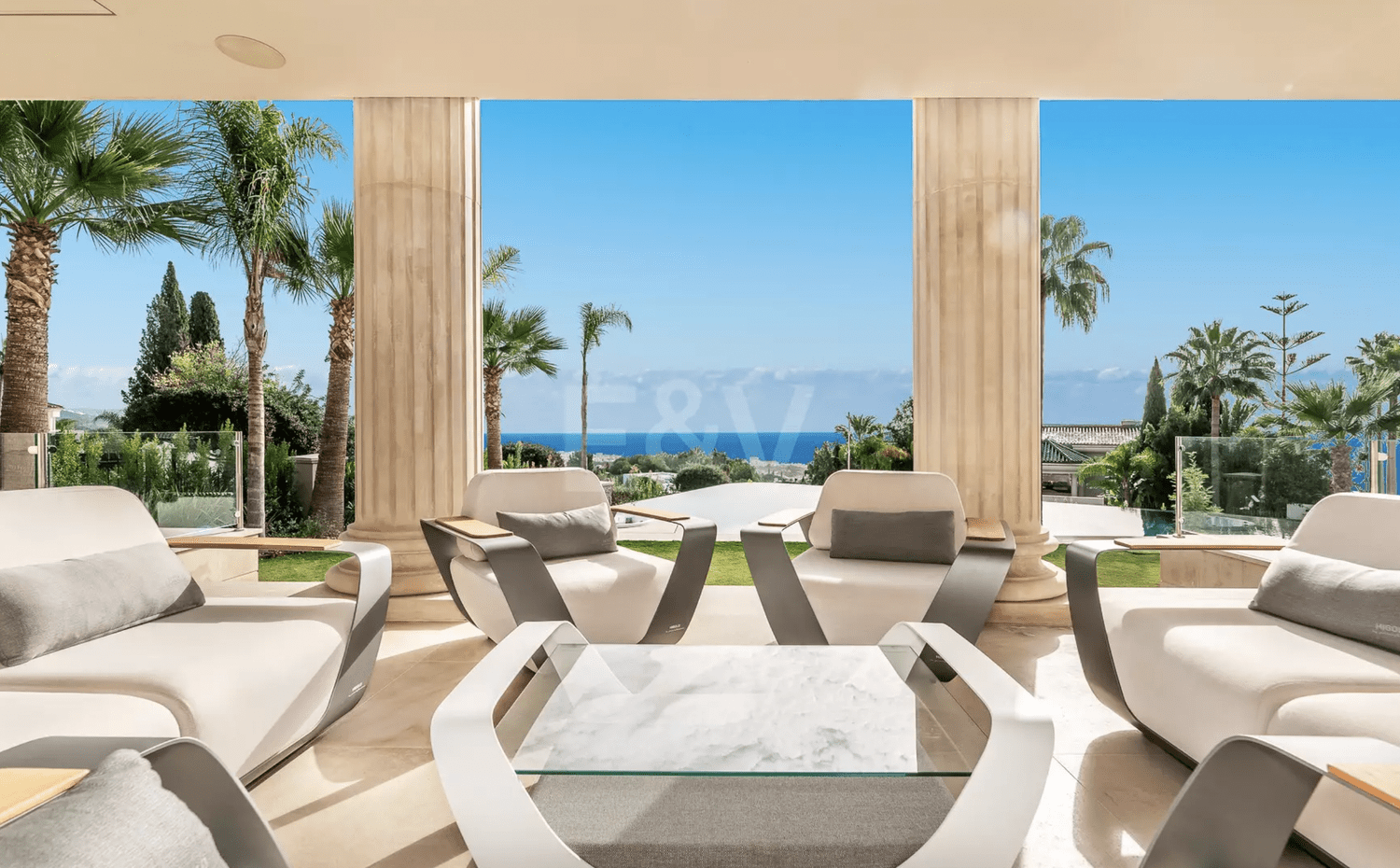 Grand Residence with panoramic sea views in Sierra Blanca