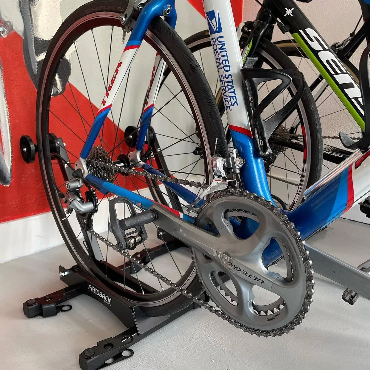 Clean road bike drivetrain after a fast wash at Chasse Patate
