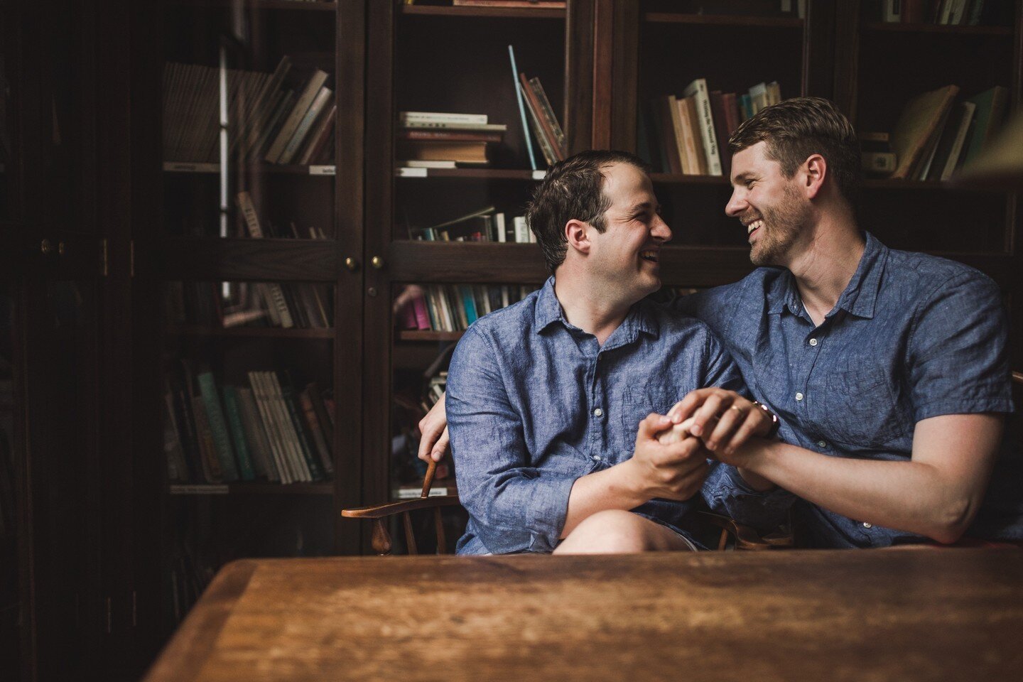 ⁠
&quot;Love in the library, quiet and cool⁠
Love in the library, there are no rules⁠
Surrounded by stories surreal and sublime⁠
I fell in love in the library once upon a time&quot;⁠
(Jimmy Buffet⁠)
&bull;⁠
Pro-tip for summer photo sessions: plan for