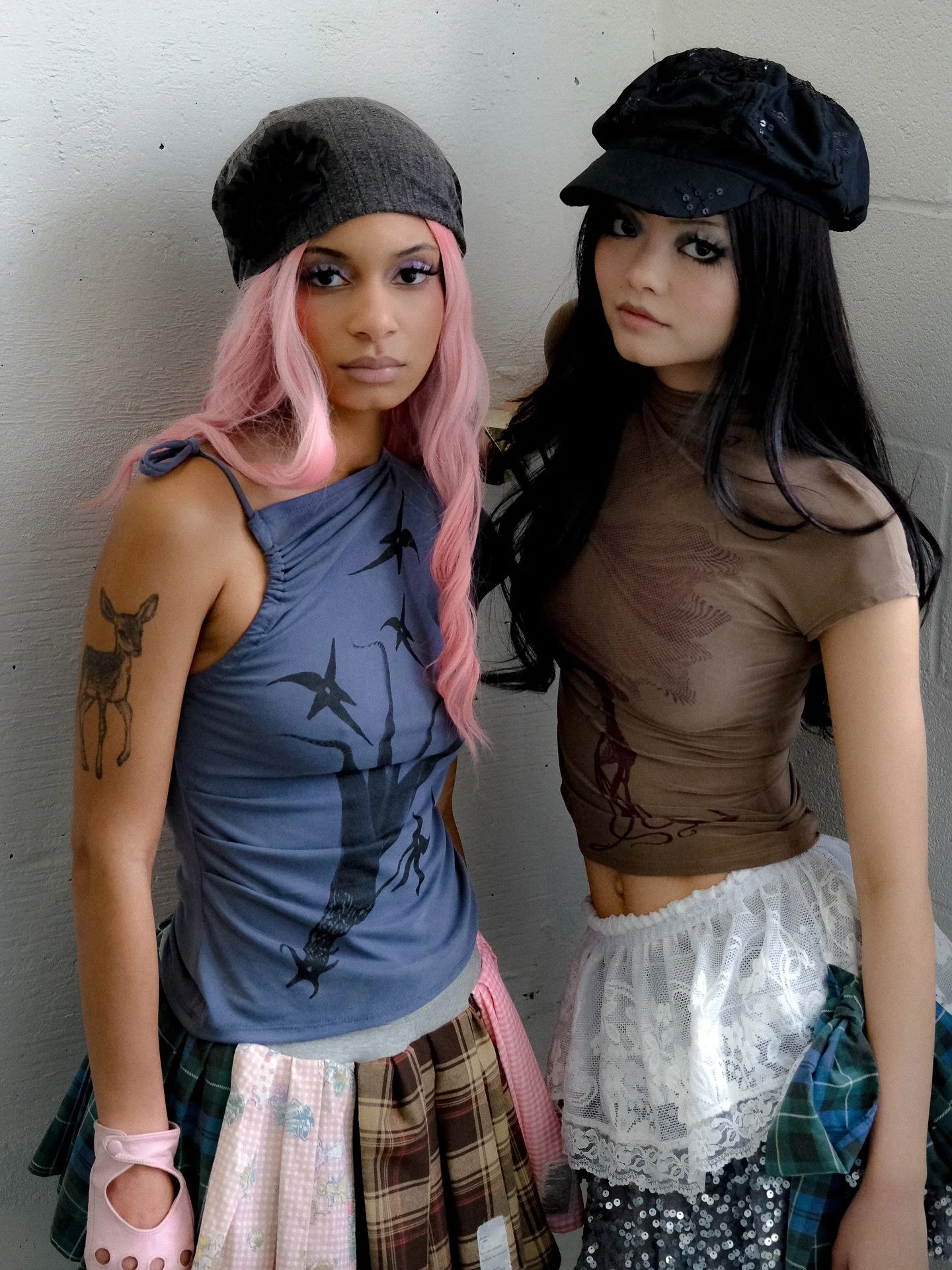 The tulip crush and the Blossom top 🤎 what a combo! And yes amores this means the asymmetrical gem is finally doing her comeback! We managed to do a limited amount so make sure to turn your notifications! This Sunday at 7 pm CET

Beautiful shoot and