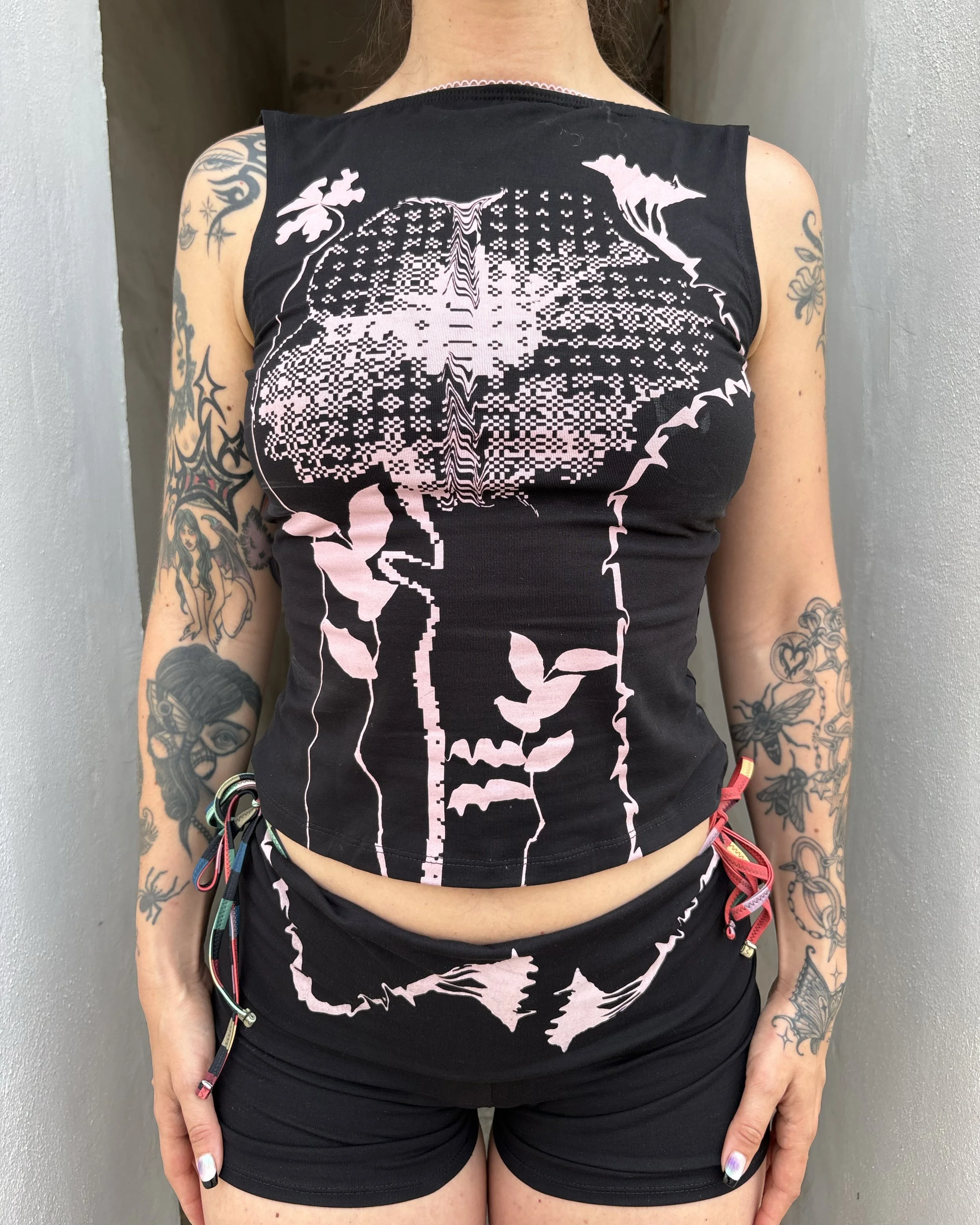 Geraniums black set_Camila Maldonado.jpg