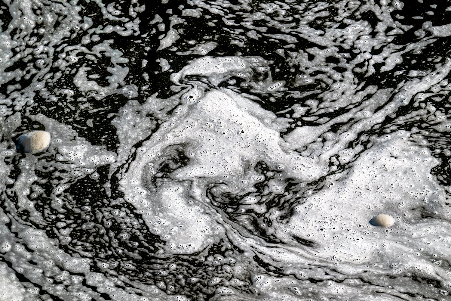Foam Patterns - Potomac River
