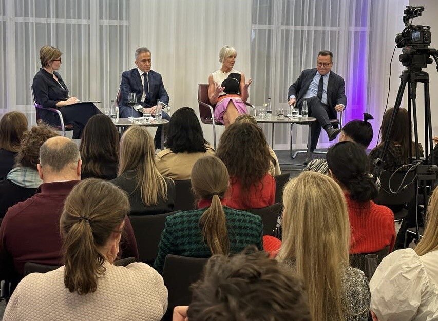 Collaborations are dead - long live the collaboration 👑what an energising panel discussion 👏🏽👏🏽 @ Mishcon tonight #collaboration #partnership  @fionalambertstyle @angefarr @lewiscohen73 @dan_avener