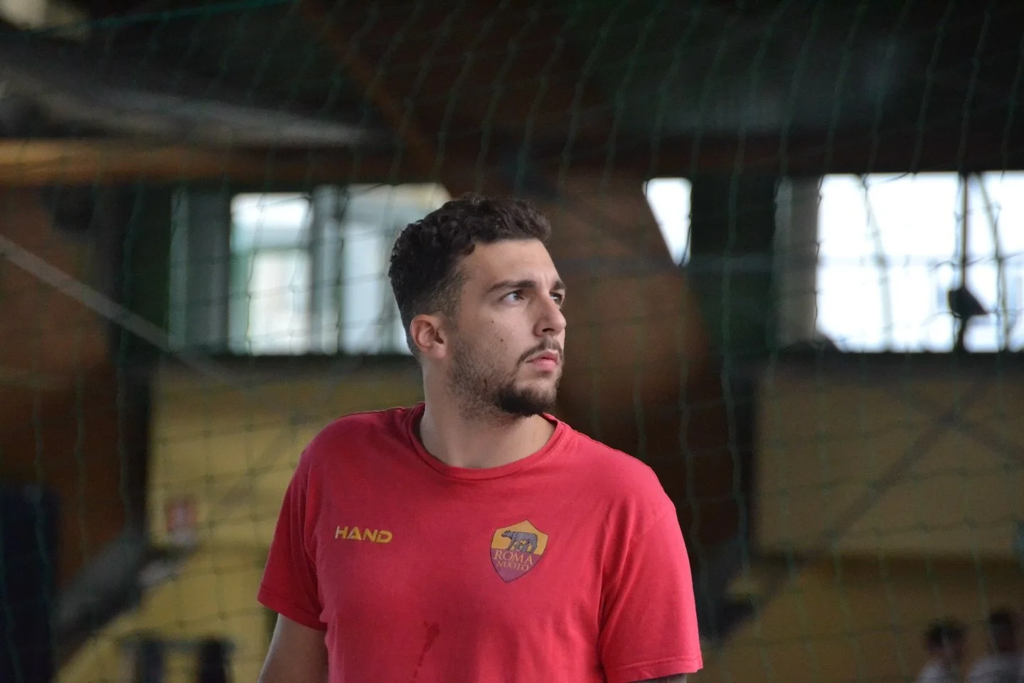 Quello sguardo. Quel maledetto sguardo&hellip;

&hellip;che nasconde uno dei cuori pi&ugrave; grandi della Roma Nuoto ❤️💛
(e un gusto discutibile per gli oufit)

Buon compleanno, coach Giugno! 🎉🐺