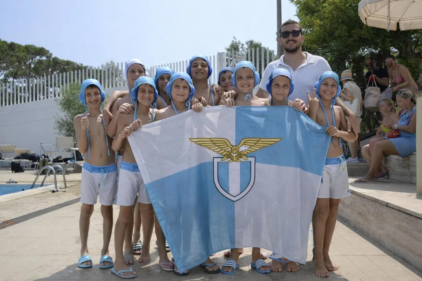 Da oggi cambiamo colori.
💪🏻 Nuova identit&agrave;, stessi obiettivi.

.
.
.
.
.
.

(Pesce d&rsquo;aprile!! 🐟)

@official_sslazio @sslazionuoto ovviamente scherziamo 🤣🫶