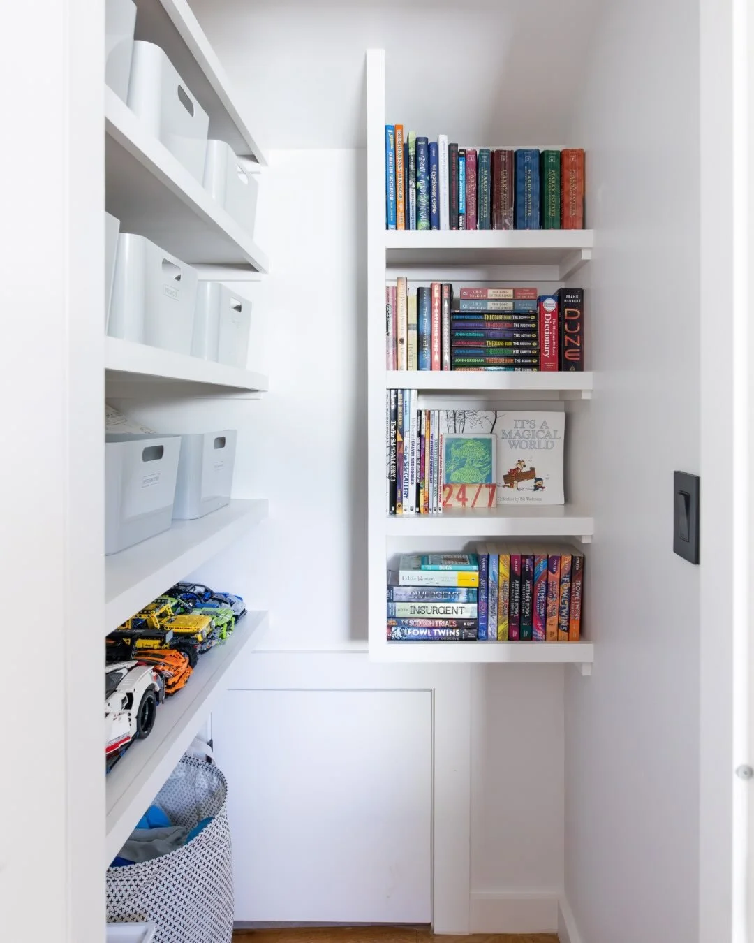 Smart systems keep toys, books, and everyday essentials organized and easy to reach🖍️🚂🧸