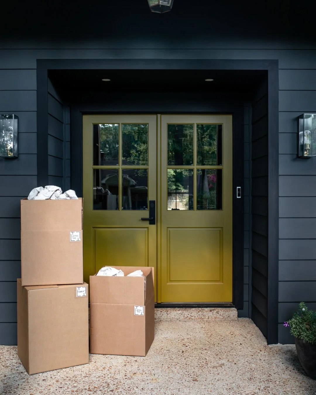 Not only do we organize... We pack and unpack!! We take special care to keep your valuables safe and protected during your move. 

These are some beautiful photos from @wild_y_well's home renovation!