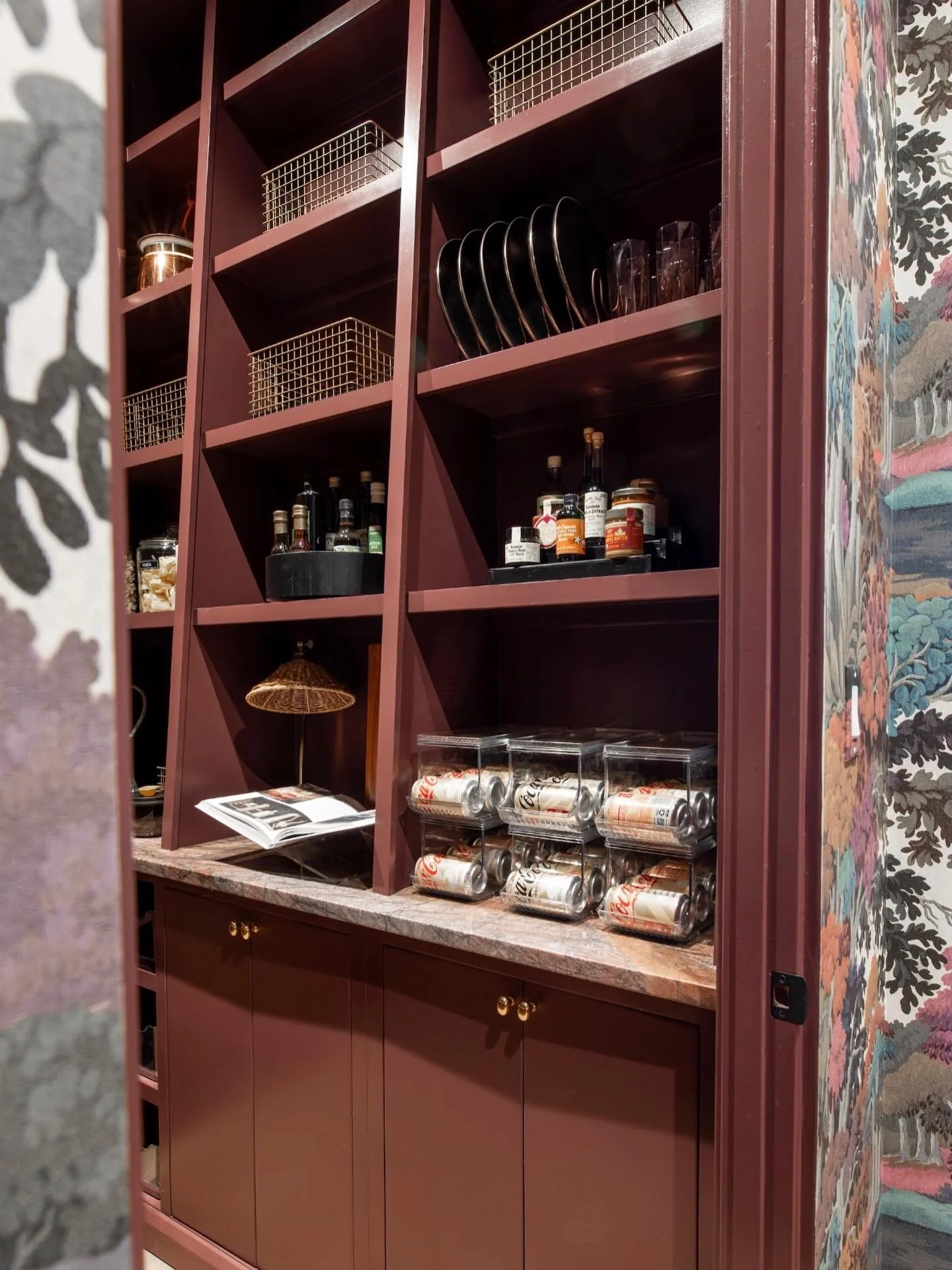 When the pantry has more personality than most people&rsquo;s living rooms. 🍷 Garnet millwork, marble countertop, dramatic wallpaper &mdash; and yes, those are Coke cans in acrylic dispensers. We organized it and regret nothing! 

Design:| @cityhill